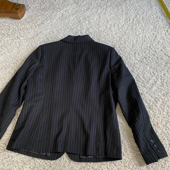 Black and grey pinstriped business suit set, size 14 - Picture 5 of 12